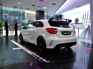 ۱AMGAAMG2014 A45 AMG