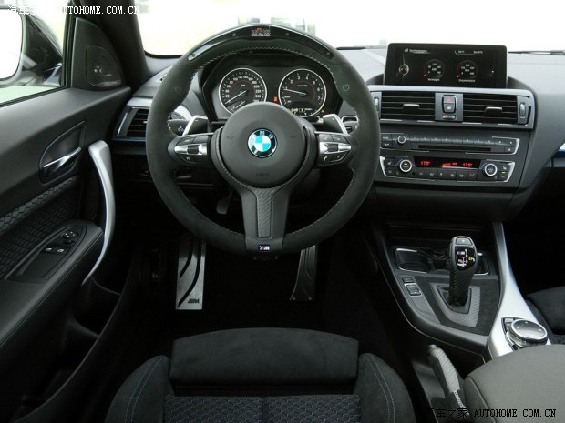 () 2ϵ 2014 M235i Track Edition