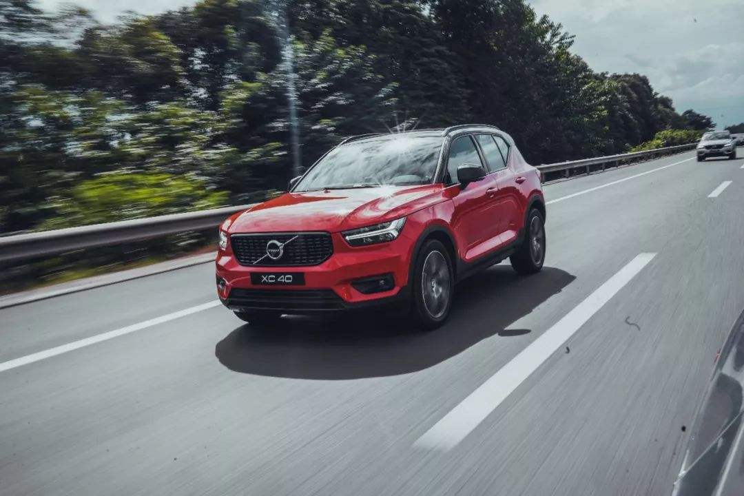 XC40 7